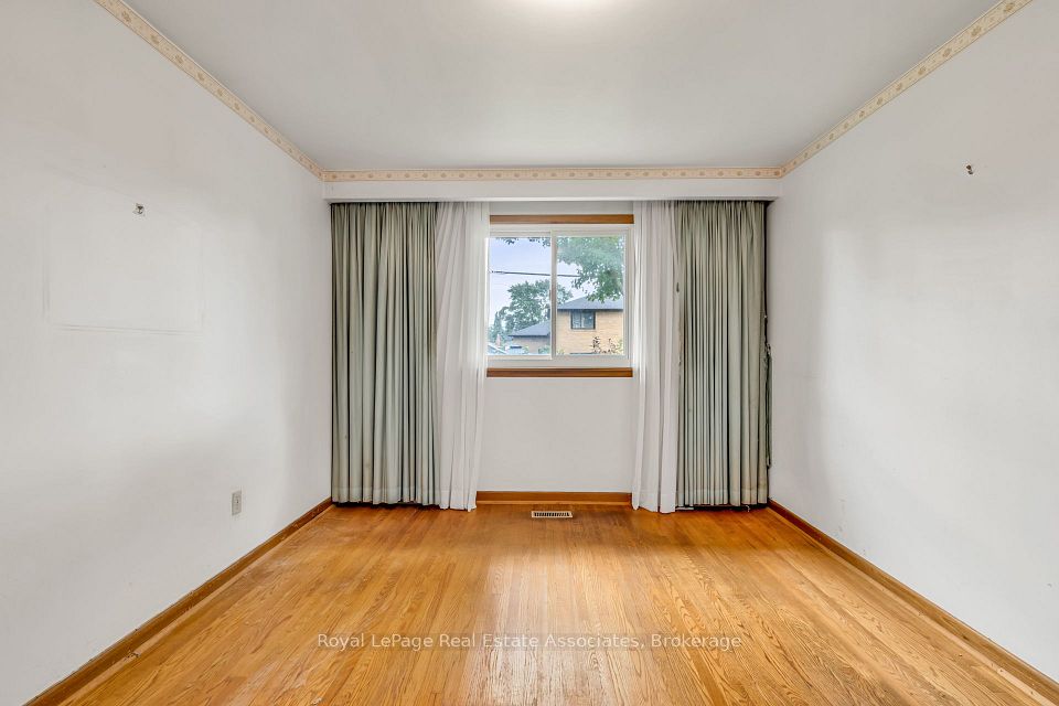 59 Stapleton Drive, Toronto, ON M9R 2Z8 22