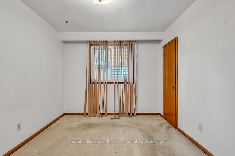 59 Stapleton Drive, Toronto, ON M9R 2Z8 24