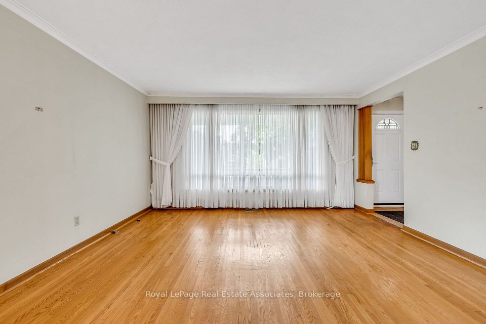 59 Stapleton Drive, Toronto, ON M9R 2Z8 10