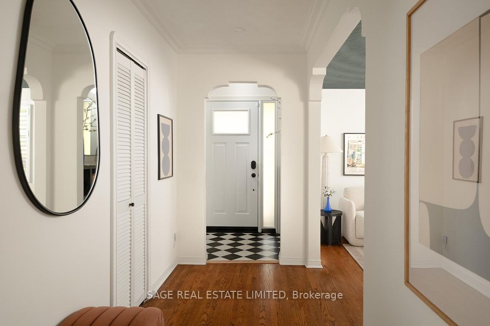 147 Thompson Avenue, Toronto, ON M8Y 2V2 5