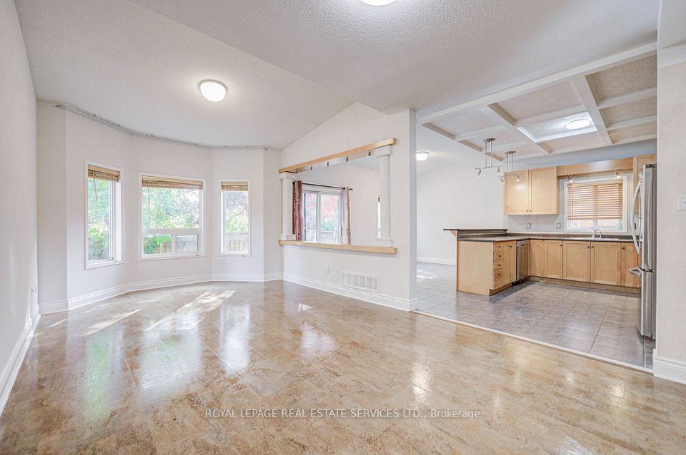 3784 Oland Drive, Mississauga, ON L5M 6M7 6