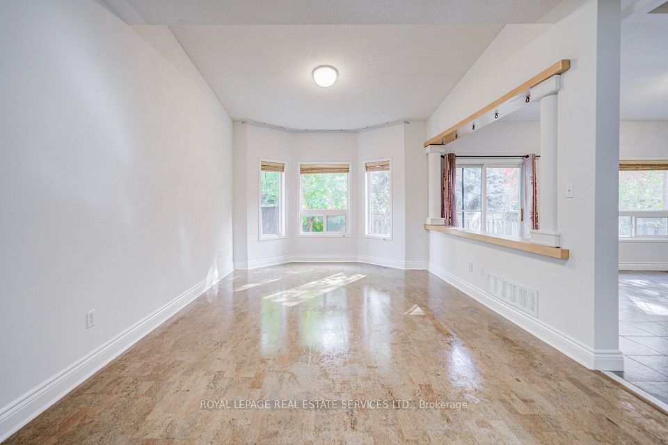 3784 Oland Drive, Mississauga, ON L5M 6M7 5