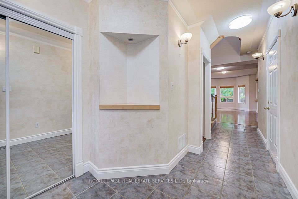 3784 Oland Drive, Mississauga, ON L5M 6M7 3