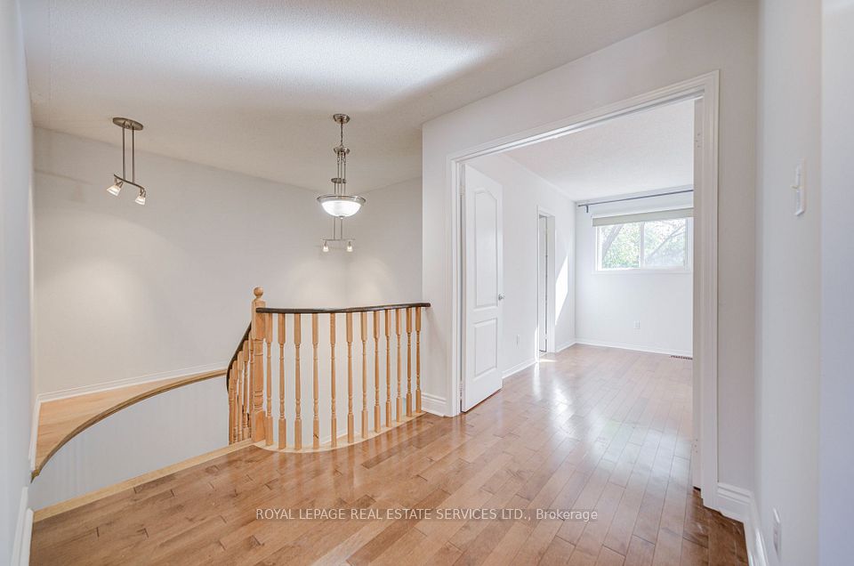 3784 Oland Drive, Mississauga, ON L5M 6M7 18