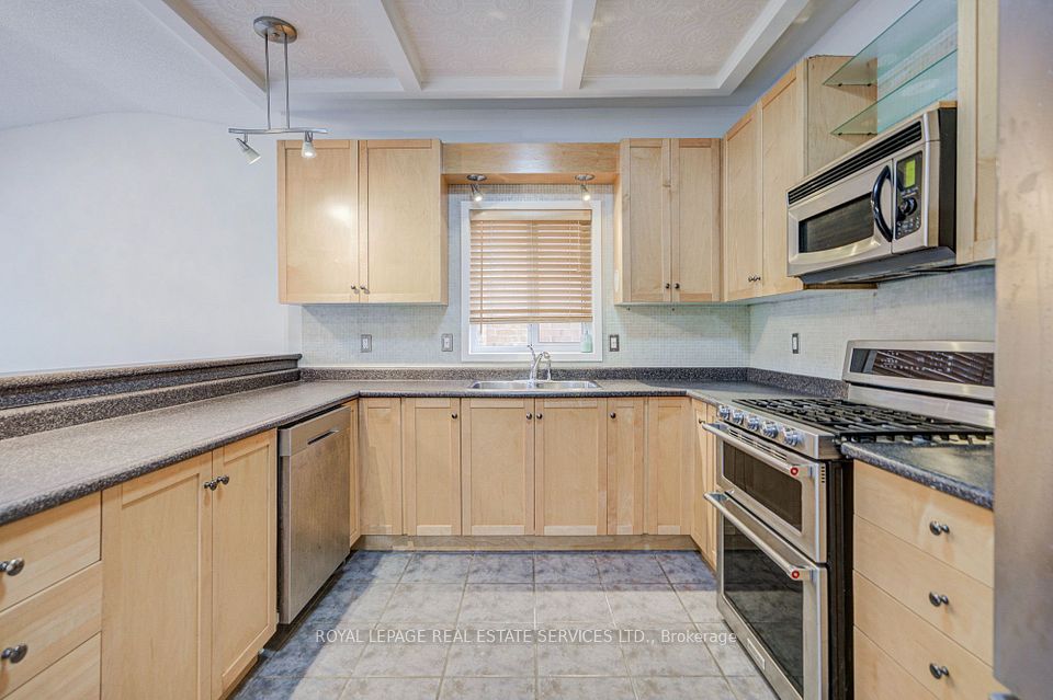 3784 Oland Drive, Mississauga, ON L5M 6M7 12