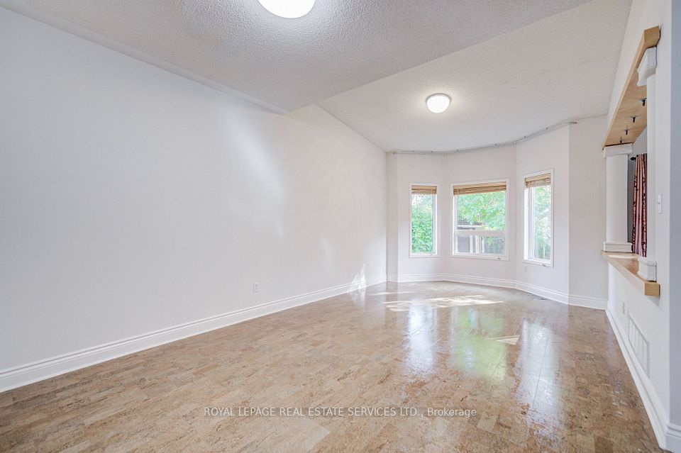 3784 Oland Drive, Mississauga, ON L5M 6M7 7