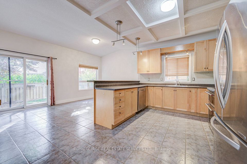 3784 Oland Drive, Mississauga, ON L5M 6M7 9