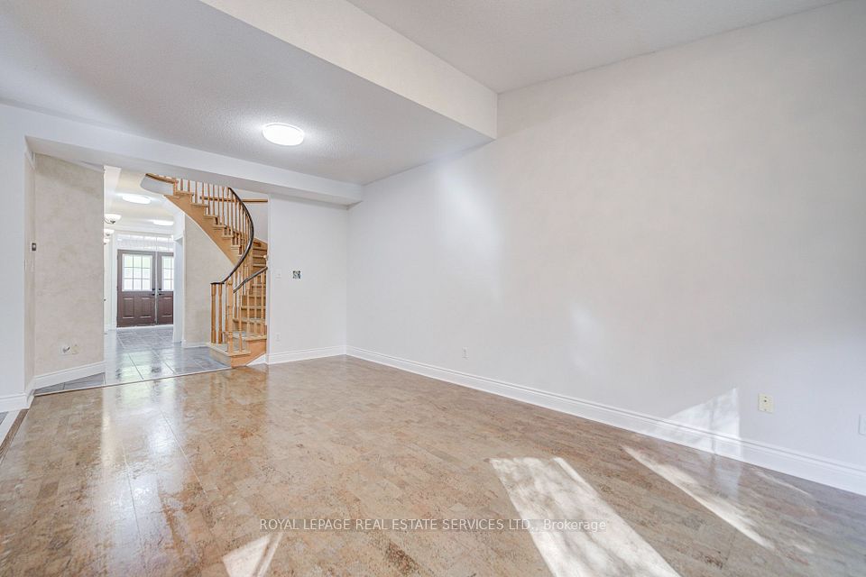 3784 Oland Drive, Mississauga, ON L5M 6M7 8