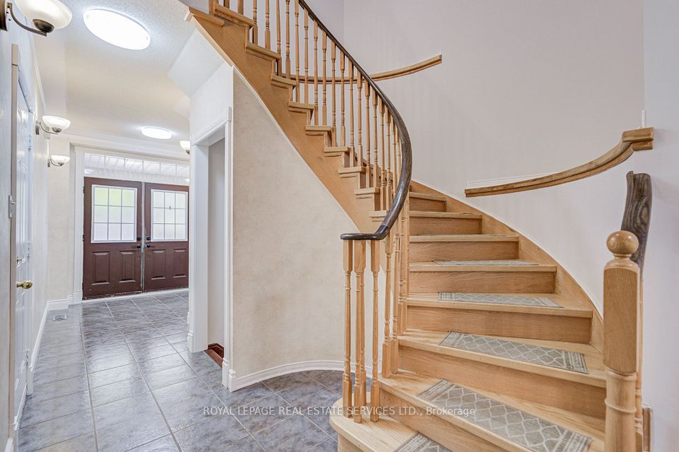 3784 Oland Drive, Mississauga, ON L5M 6M7 4