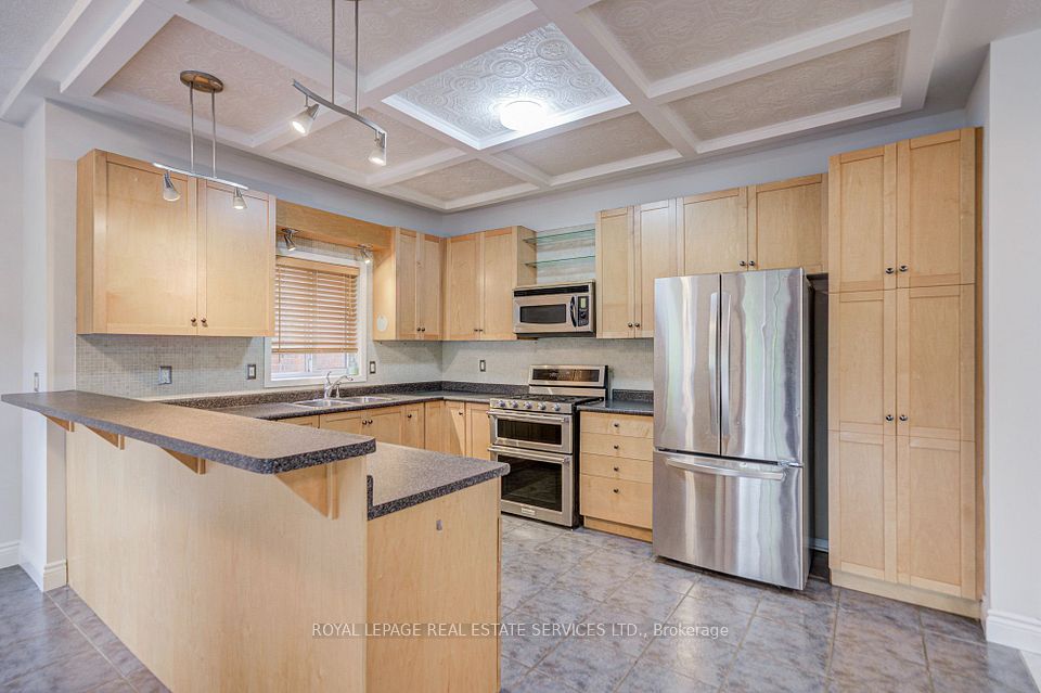 3784 Oland Drive, Mississauga, ON L5M 6M7 11