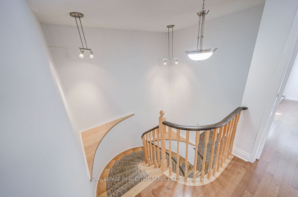 3784 Oland Drive, Mississauga, ON L5M 6M7 17