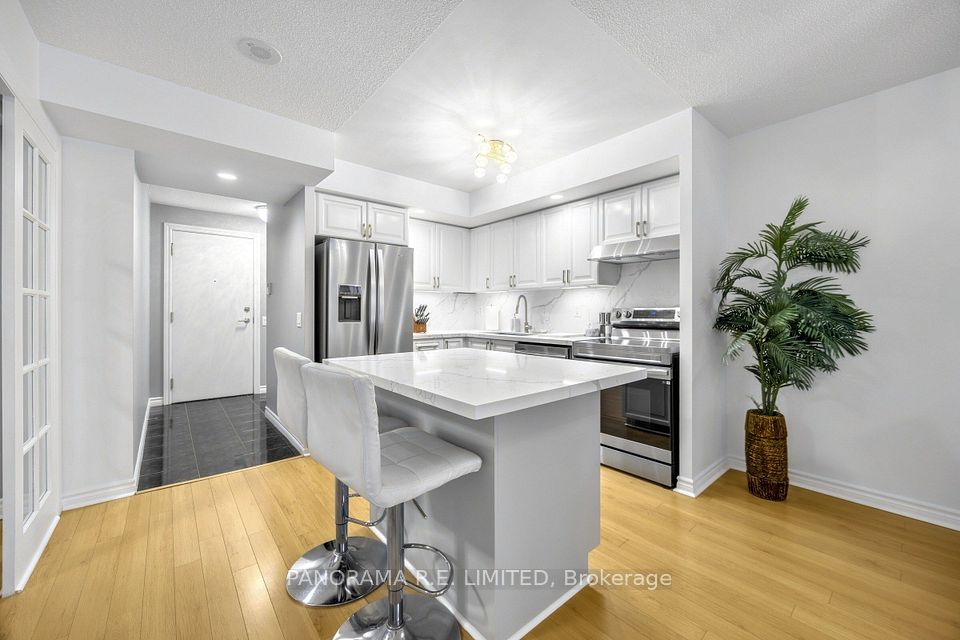 5233 Dundas Street W 723, Toronto, ON M9B 6M1 9