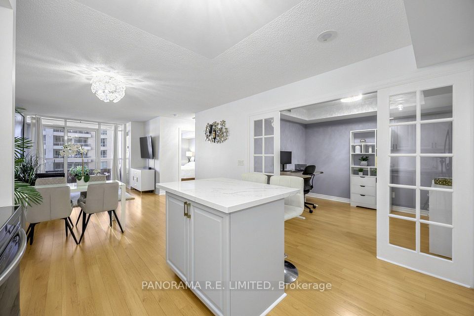 5233 Dundas Street W 723, Toronto, ON M9B 6M1 11