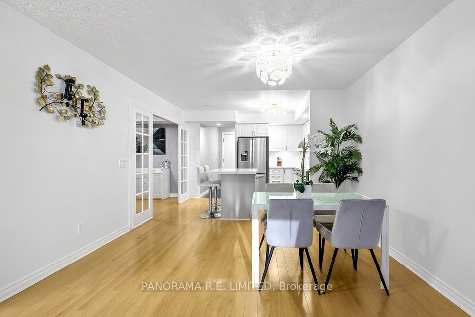 5233 Dundas Street W 723, Toronto, ON M9B 6M1 5