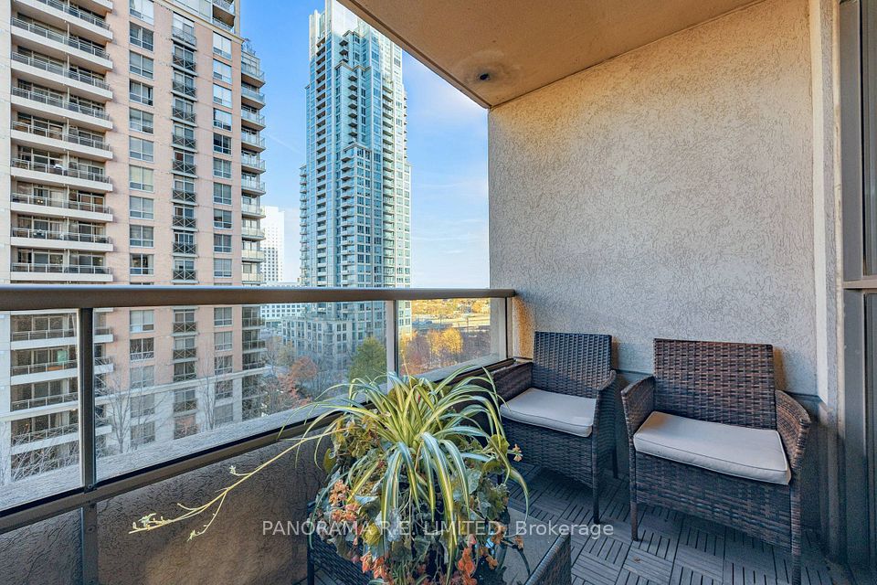 5233 Dundas Street W 723, Toronto, ON M9B 6M1 19