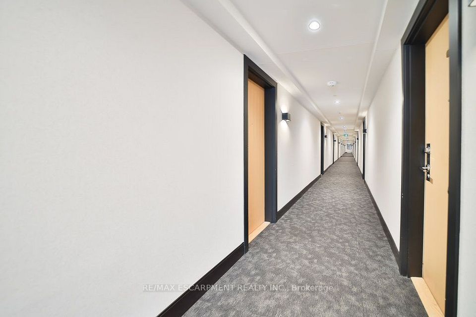 2530 Eglinton Avenue W 102, Mississauga, ON L5M 0Z5 3