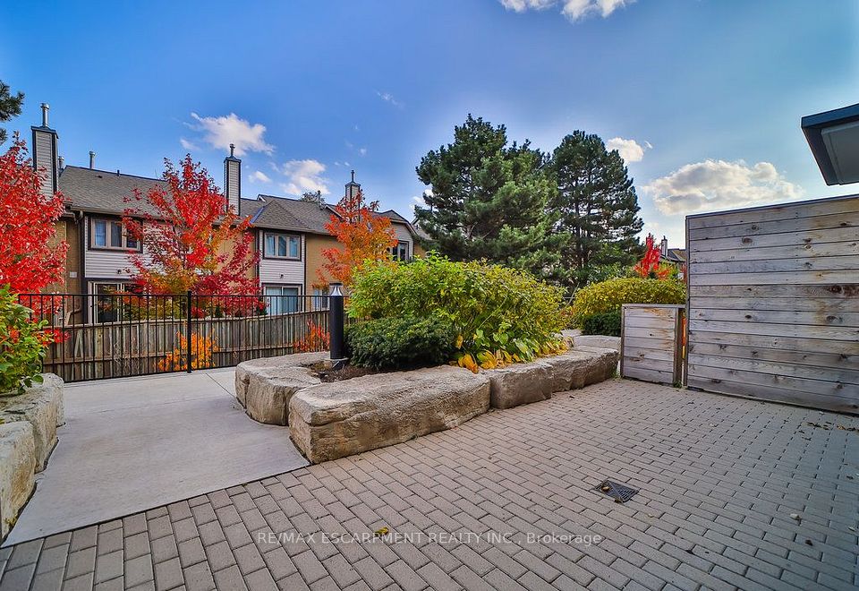 2530 Eglinton Avenue W 102, Mississauga, ON L5M 0Z5 24