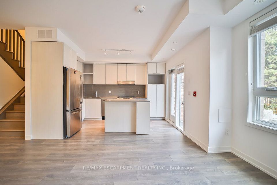 2530 Eglinton Avenue W 102, Mississauga, ON L5M 0Z5 8