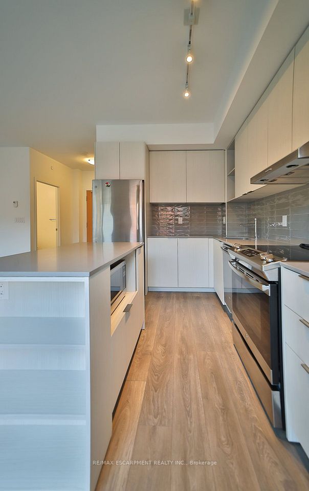 2530 Eglinton Avenue W 102, Mississauga, ON L5M 0Z5 6