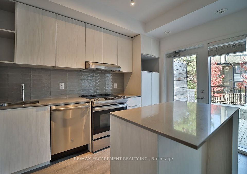 2530 Eglinton Avenue W 102, Mississauga, ON L5M 0Z5 5