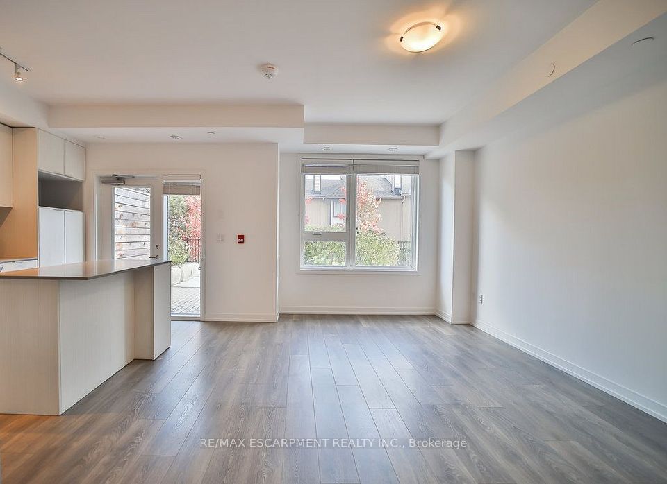 2530 Eglinton Avenue W 102, Mississauga, ON L5M 0Z5 7