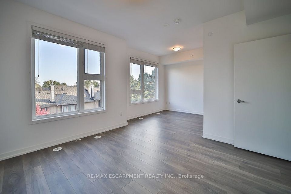 2530 Eglinton Avenue W 102, Mississauga, ON L5M 0Z5 17
