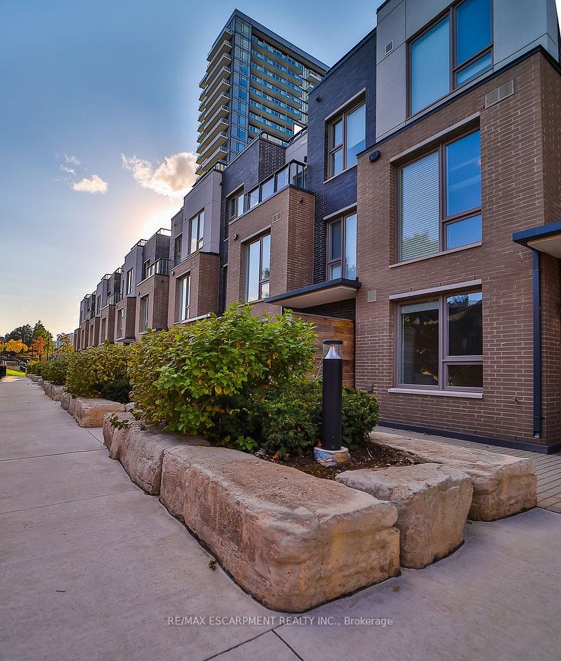 2530 Eglinton Avenue W 102, Mississauga, ON L5M 0Z5 25