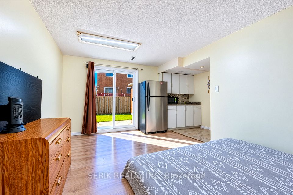 2 Rusthall Way, Brampton, ON L6V 3R6 7