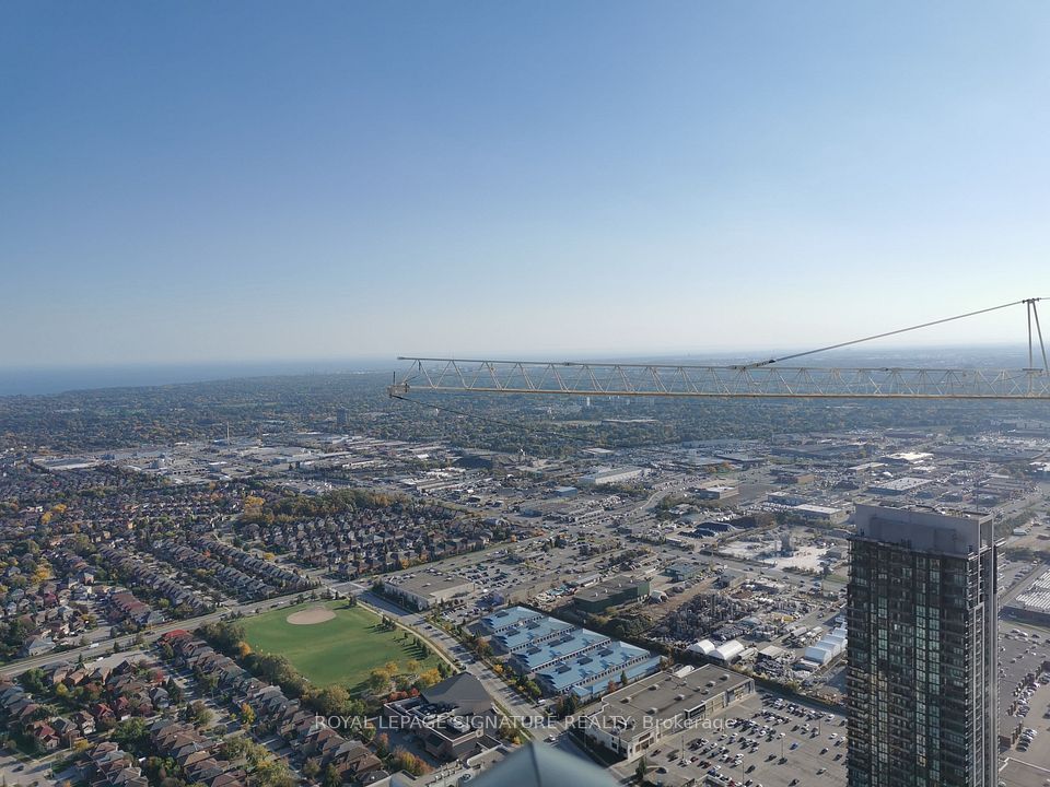 448 Burhamthorpe Road W 6711, Mississauga, ON L5B 0R4 2