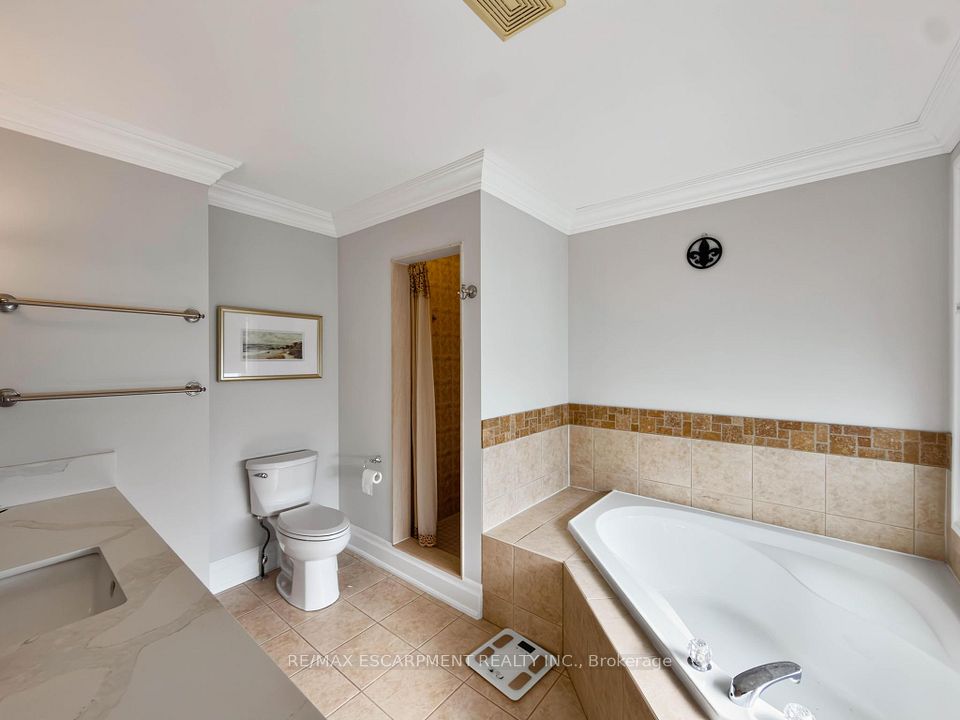 1396 Thorncrest Crescent, Oakville, ON L6M 3Y9 23