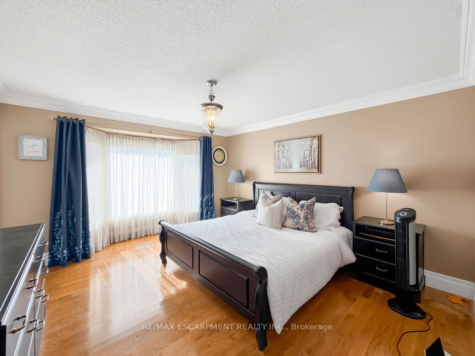1396 Thorncrest Crescent, Oakville, ON L6M 3Y9 21