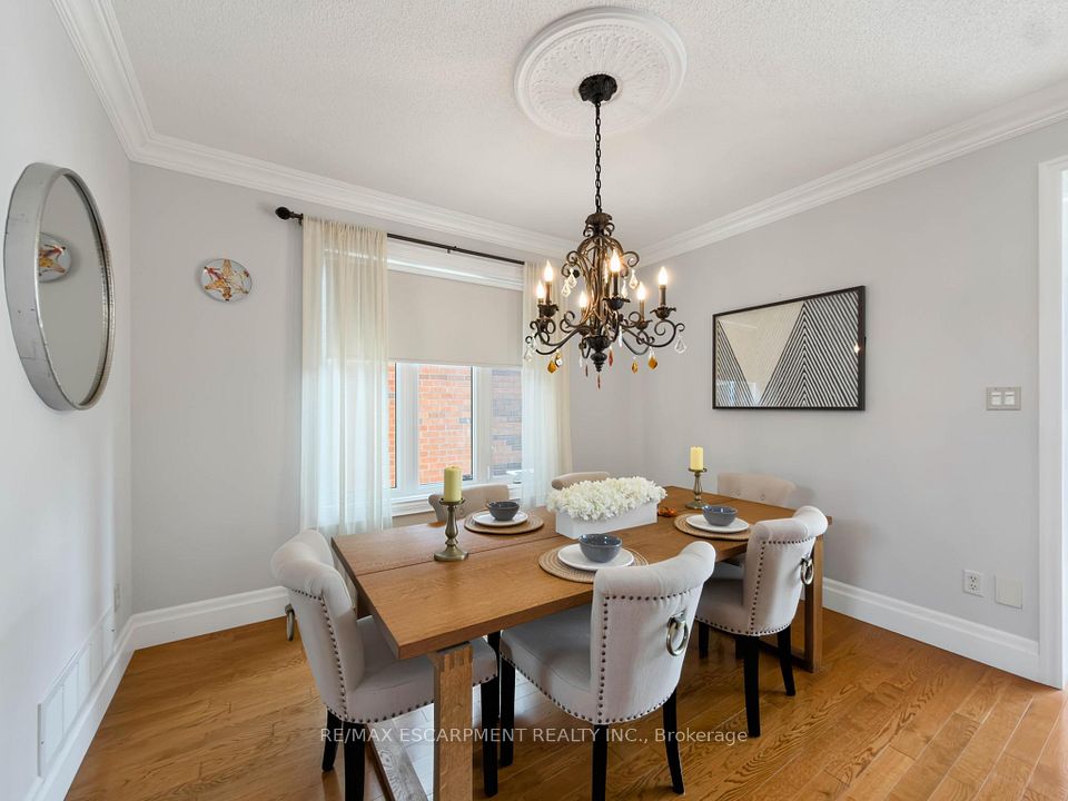 1396 Thorncrest Crescent, Oakville, ON L6M 3Y9 9