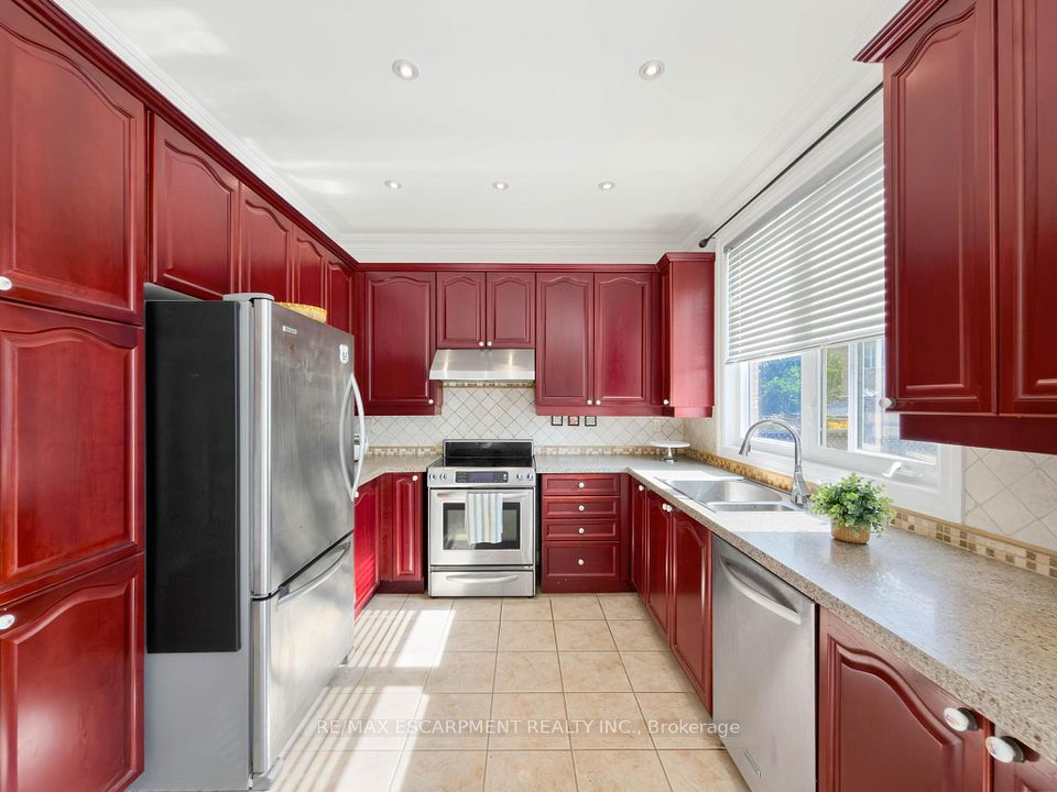 1396 Thorncrest Crescent, Oakville, ON L6M 3Y9 12