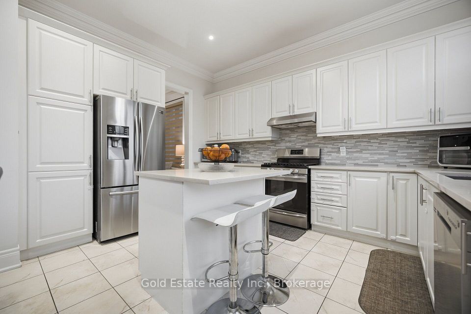 15 Dairymaid Road, Brampton, ON L6X 5P6 14
