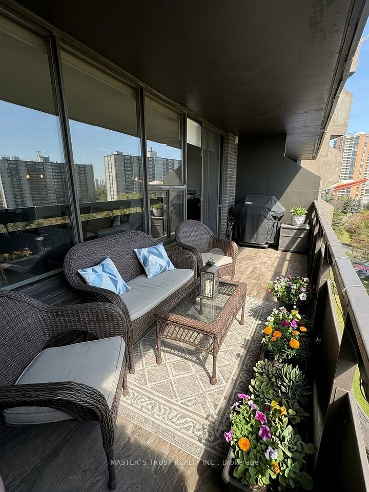 11 Wincott Drive 1105, Toronto, ON M9R 2R9 11