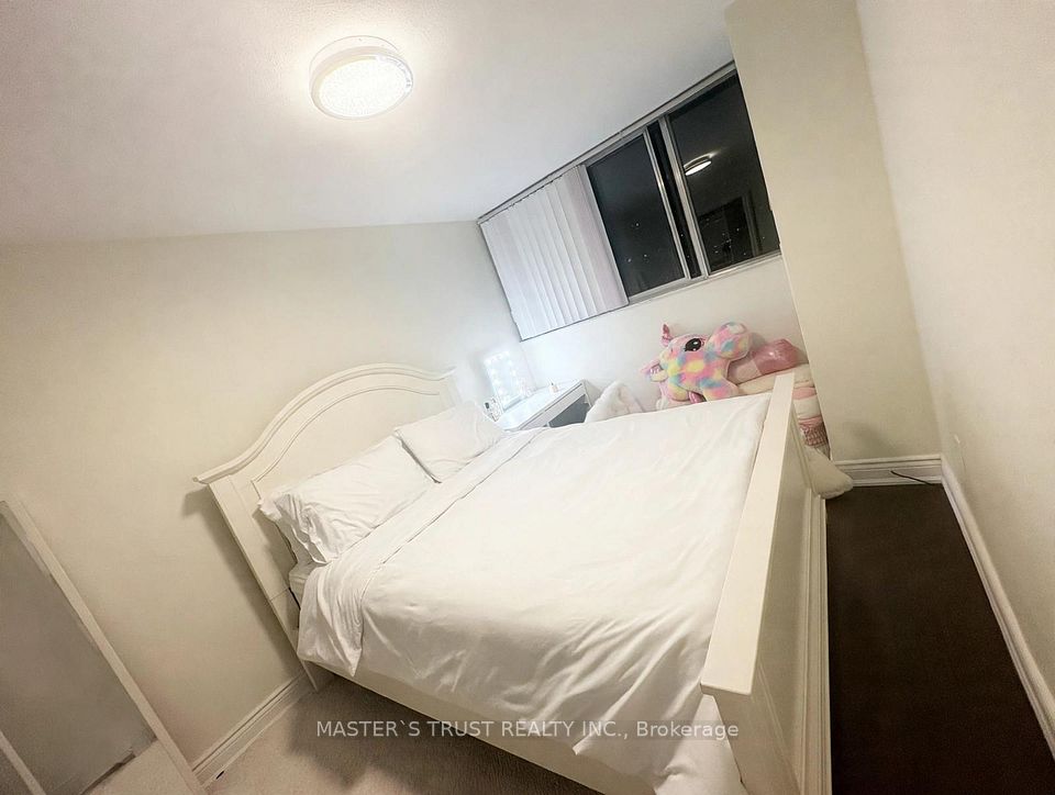 11 Wincott Drive 1105, Toronto, ON M9R 2R9 16