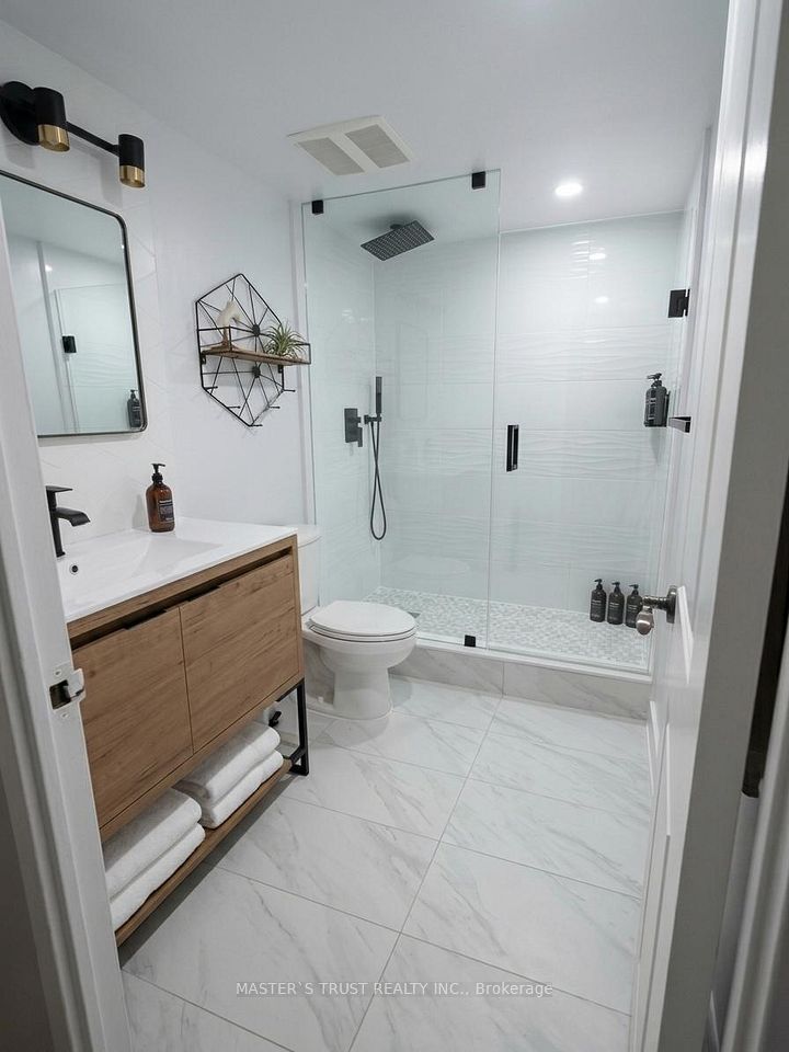 11 Wincott Drive 1105, Toronto, ON M9R 2R9 6