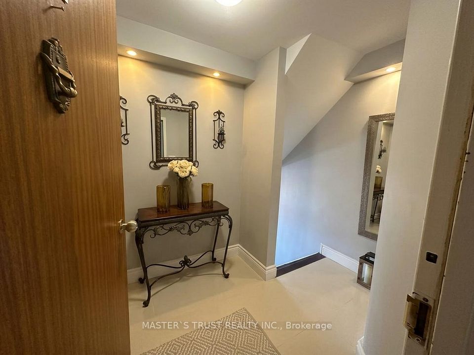 11 Wincott Drive 1105, Toronto, ON M9R 2R9 5