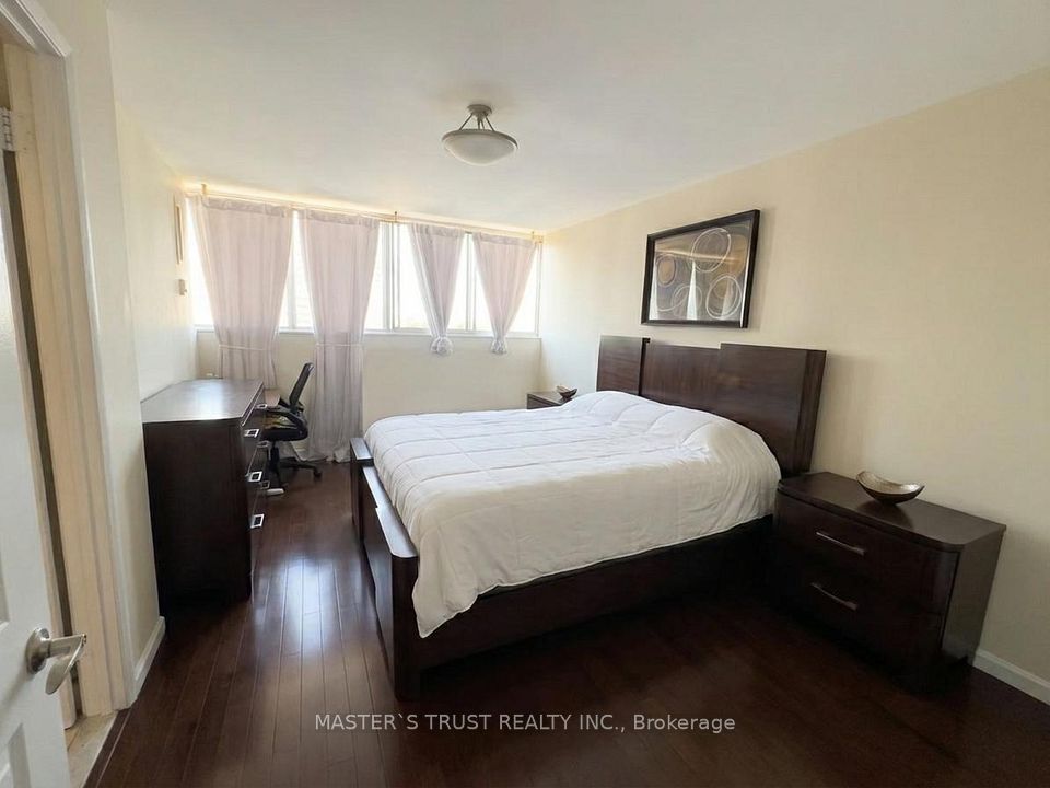 11 Wincott Drive 1105, Toronto, ON M9R 2R9 8