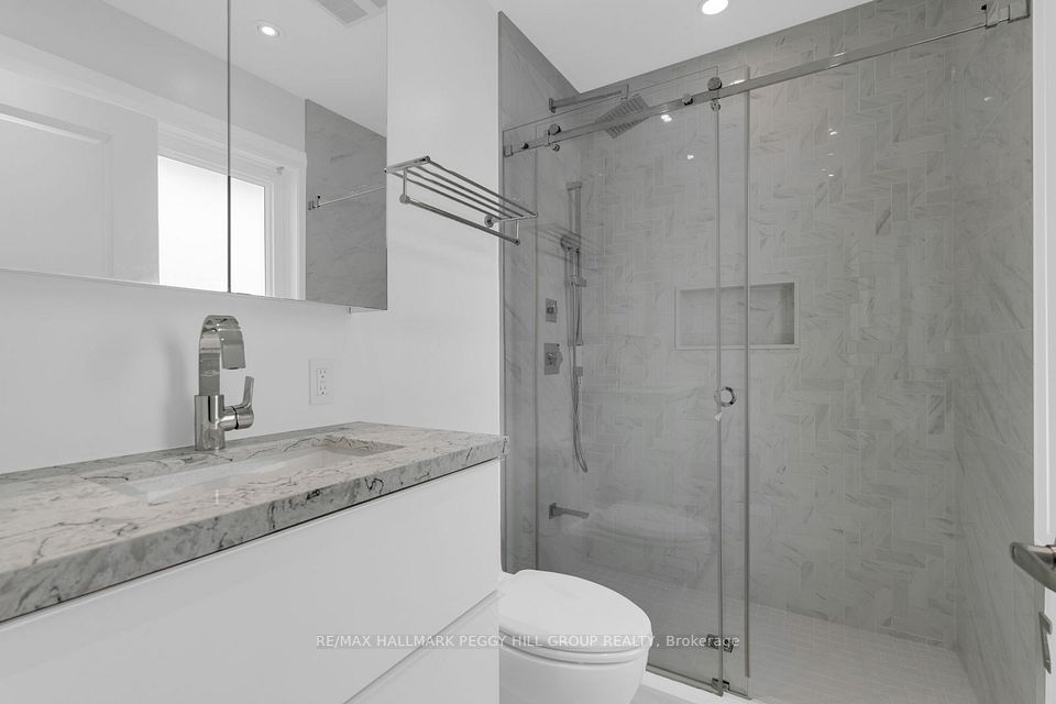 26 Celestine Drive, Toronto, ON M9R 3N1 6