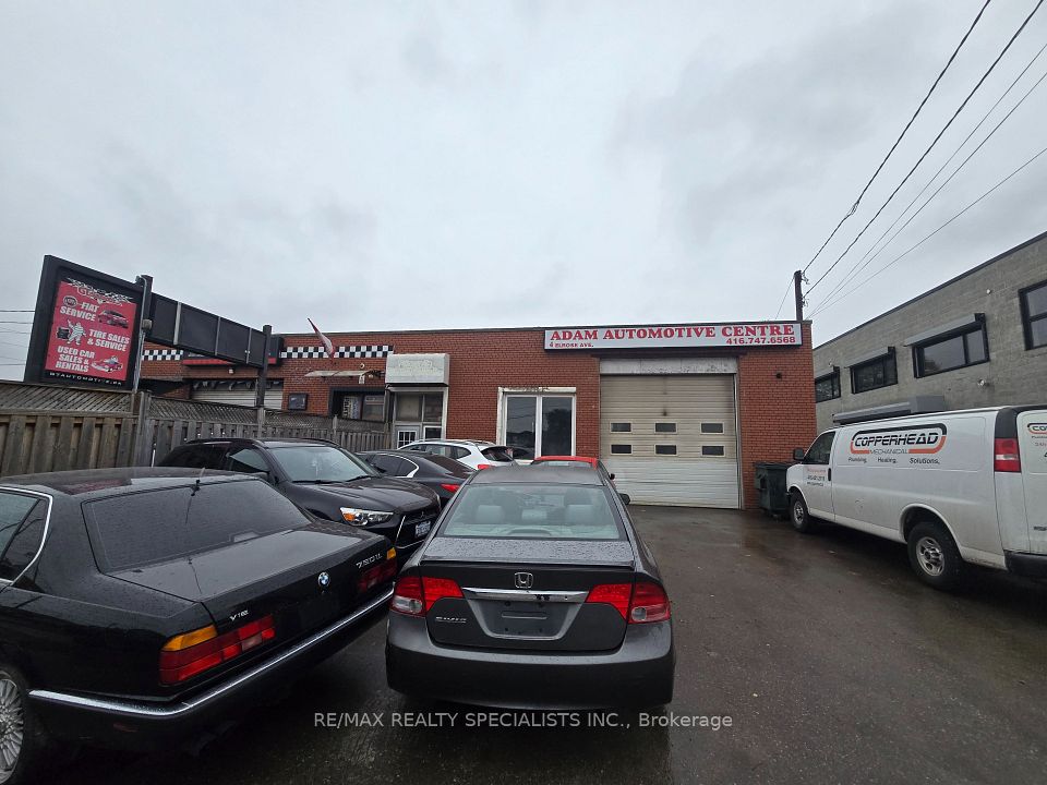 4 Elrose Avenue, Toronto, ON M9M 2H6
