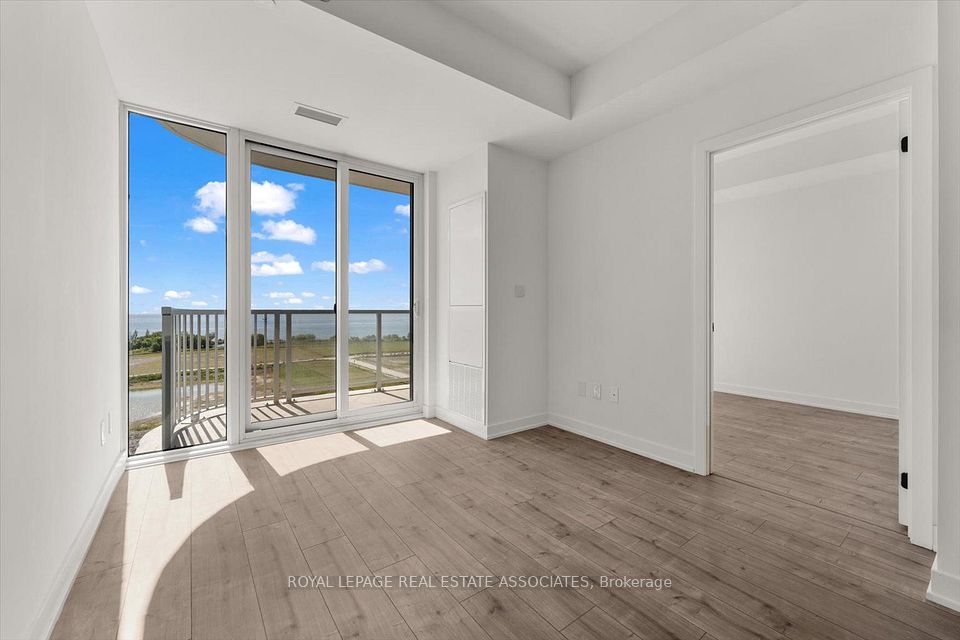 220 Missinnihe Way 1309, Mississauga, ON L5H 0A9 15
