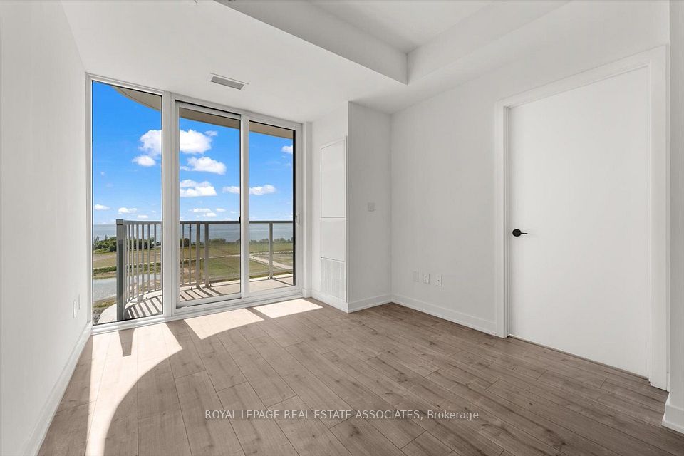 220 Missinnihe Way 1309, Mississauga, ON L5H 0A9 14