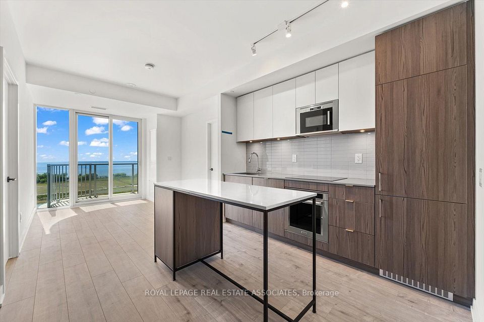 220 Missinnihe Way 1309, Mississauga, ON L5H 0A9 9