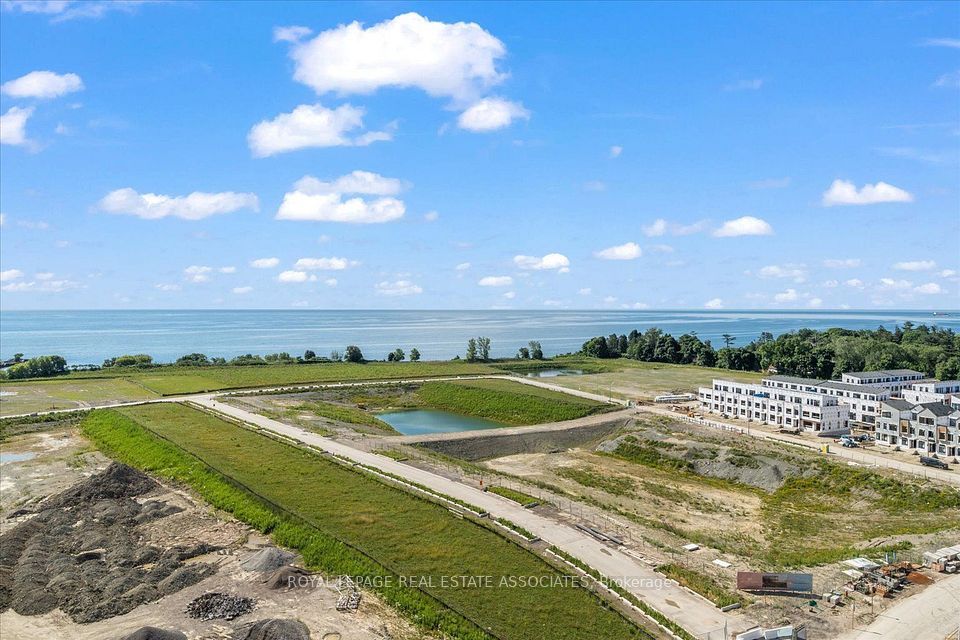 220 Missinnihe Way 1309, Mississauga, ON L5H 0A9 8