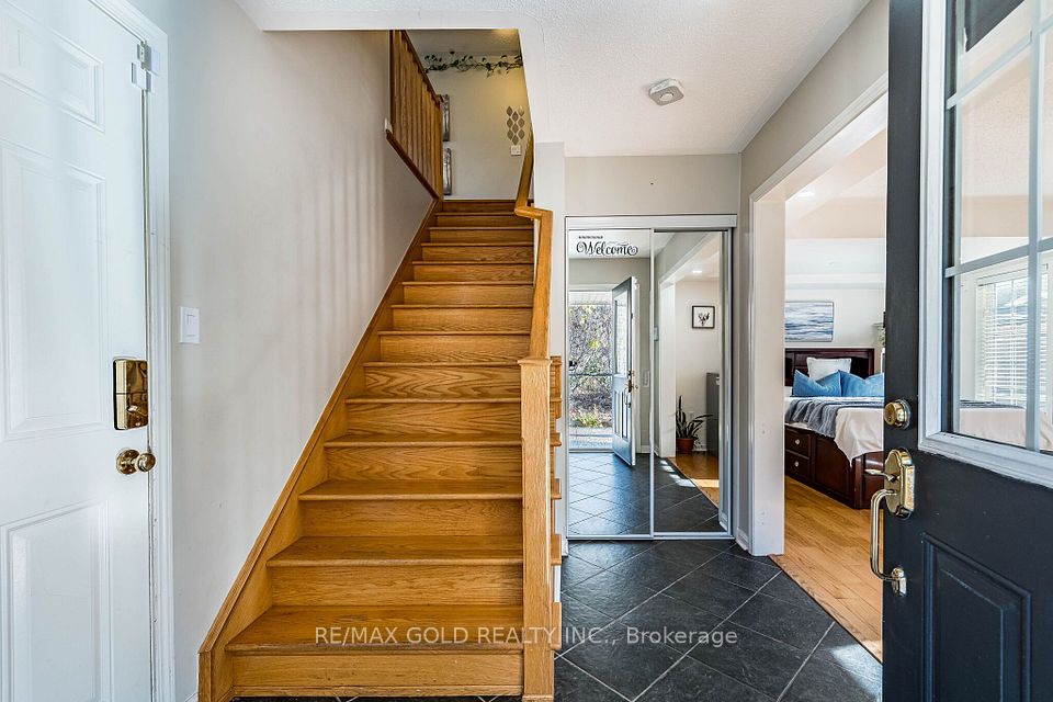 102 Decker Hollow Circle, Brampton, ON L6X 0L5 14