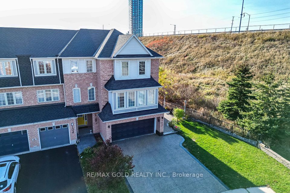 102 Decker Hollow Circle, Brampton, ON L6X 0L5 7