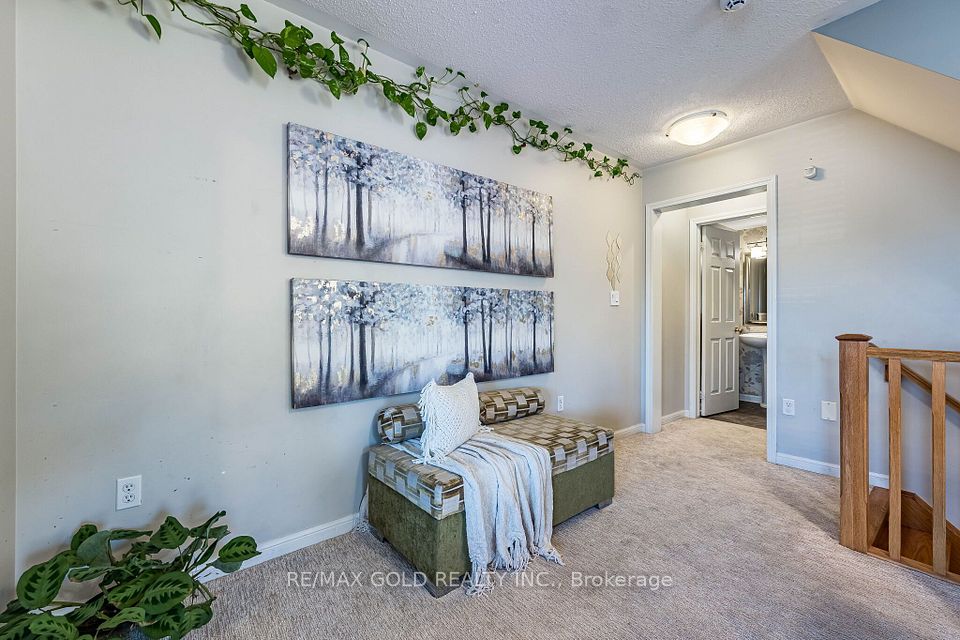 102 Decker Hollow Circle, Brampton, ON L6X 0L5 19