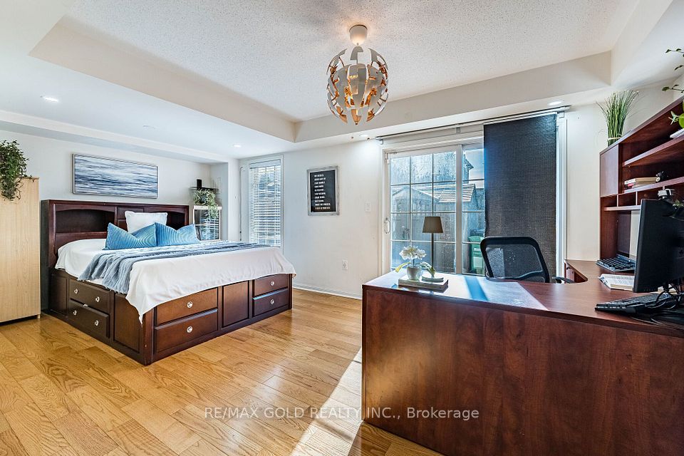 102 Decker Hollow Circle, Brampton, ON L6X 0L5 16