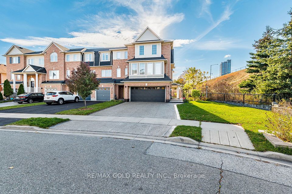102 Decker Hollow Circle, Brampton, ON L6X 0L5 4